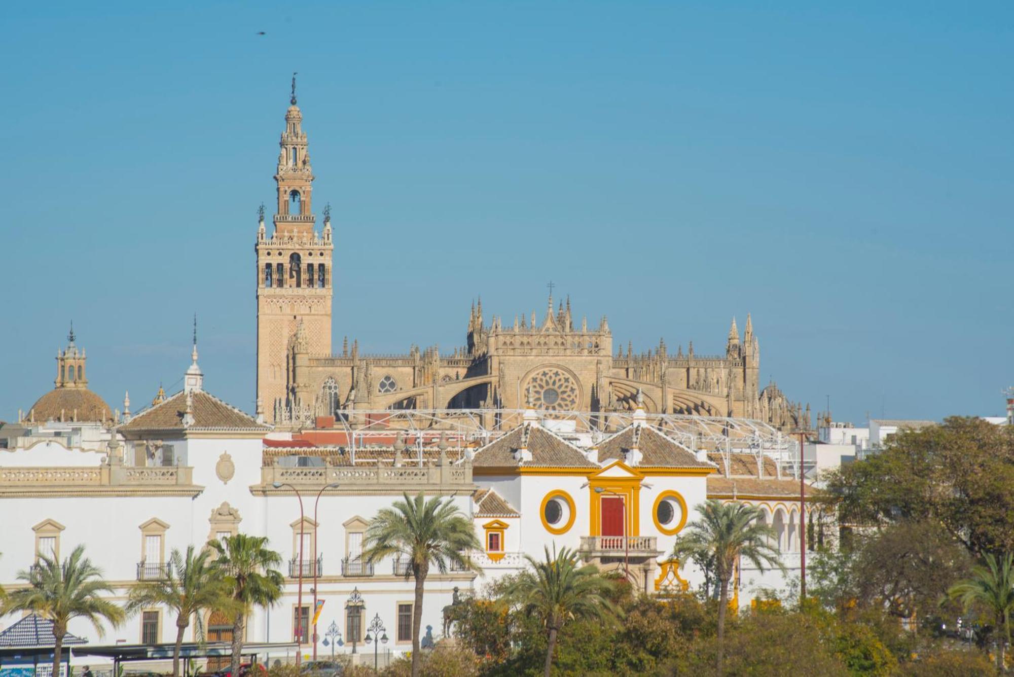 Apartamentos Luxury Puente De Triana إشبيلية المظهر الخارجي الصورة
