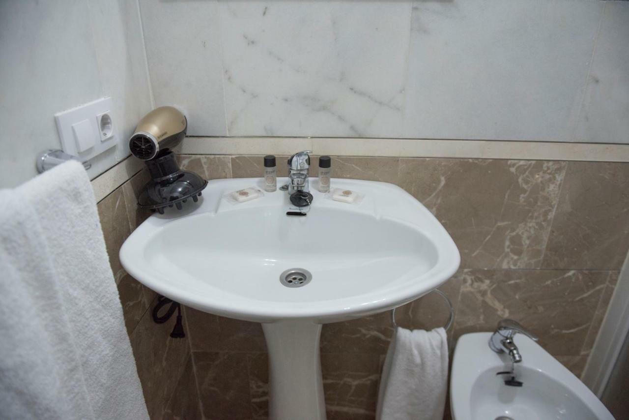 Apartamentos Luxury Puente De Triana إشبيلية المظهر الخارجي الصورة