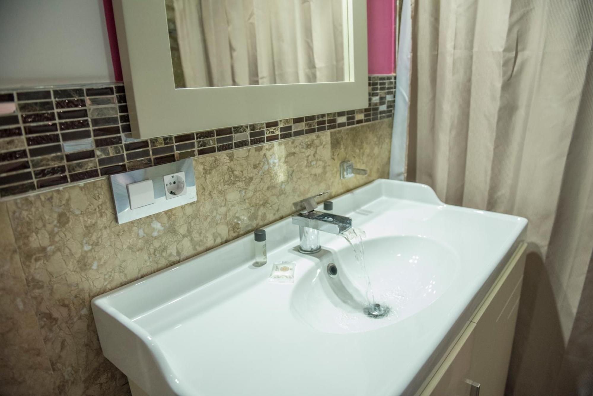 Apartamentos Luxury Puente De Triana إشبيلية المظهر الخارجي الصورة