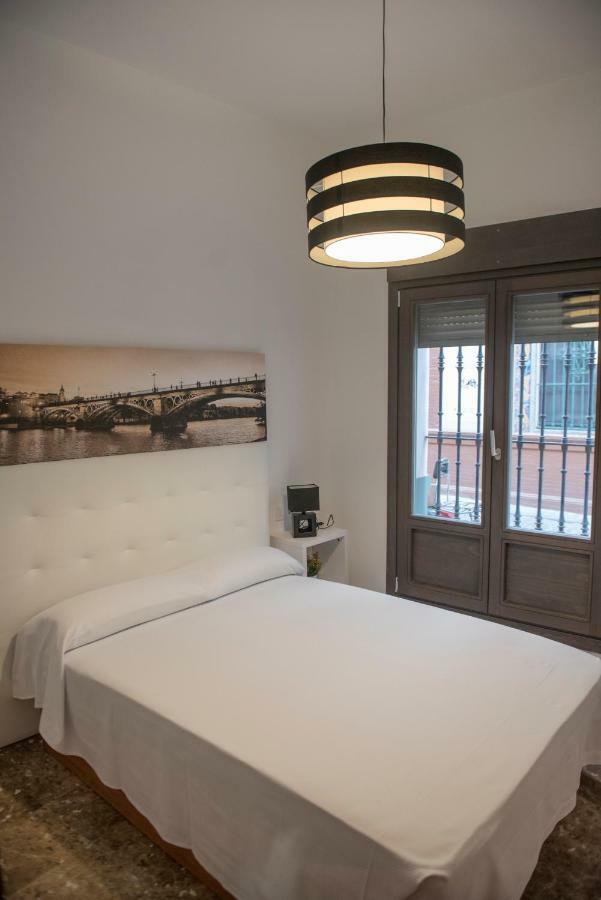 Apartamentos Luxury Puente De Triana إشبيلية المظهر الخارجي الصورة